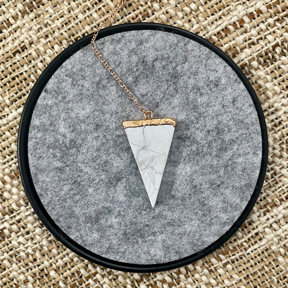 Howlite - Picture 2 of 2